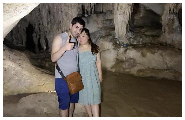 中國姑娘邂逅澳洲小夥，對方送30萬奢侈品，買500平豪宅當婚房