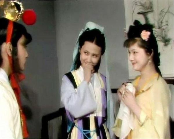 討好賈母，親近寶玉；連李紈都討厭的妙玉，究竟是怎樣的人？