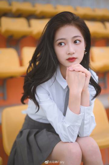 馮琳 未來主持界的新星 人美氣質甜