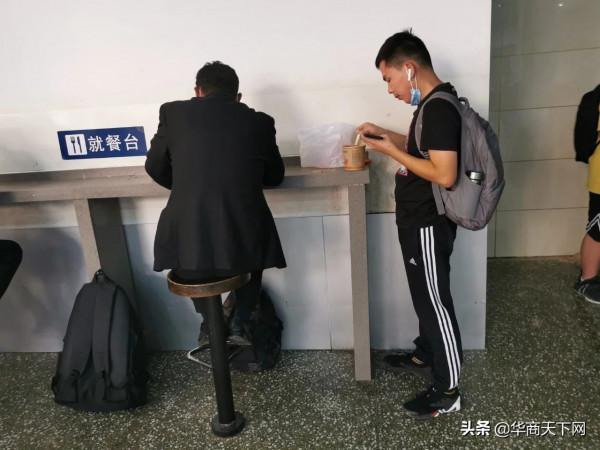 中秋國慶又不回去了！看到年邁的父母和牙牙學語的孩子，我哭了