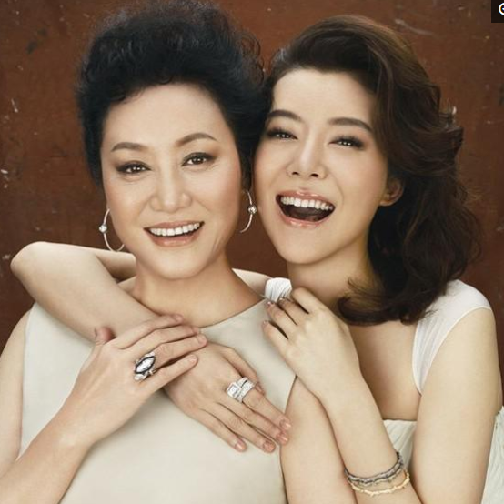 看起來像姐妹,其實是“親生母女”的5大明星 看起來像姐妹,其實是“親生母女”的5大明星