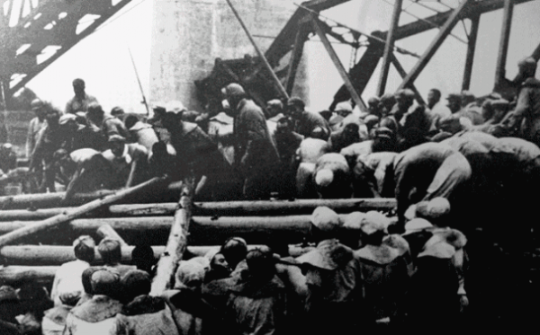 中美朝鮮大戰,麥克阿瑟要炸燬鴨綠江大橋,美國總統連忙反對 中美朝鮮大戰,麥克阿瑟要炸燬鴨綠江大橋,美國總統連忙反對