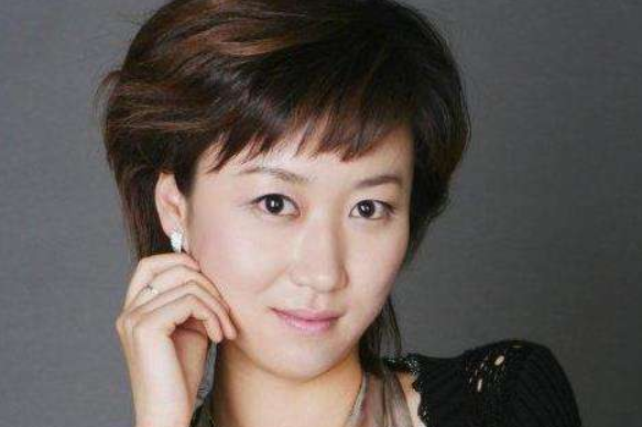 著名主持人魏笑,25歲僅當36小時新娘不幸離世,丈夫為愛至今不娶 著名主持人魏笑,25歲僅當36小時新娘不幸離世,丈夫為愛至今不娶