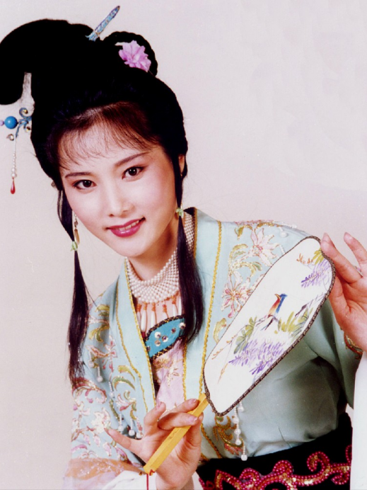 “江南美人”何賽飛：曾是鄧穎超座上賓，嫁初戀33年，被寵成公主