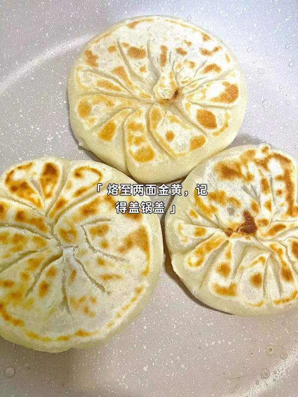 美味解饞的雞胸肉餅，鮮嫩多汁，減脂期吃也是無負擔哦