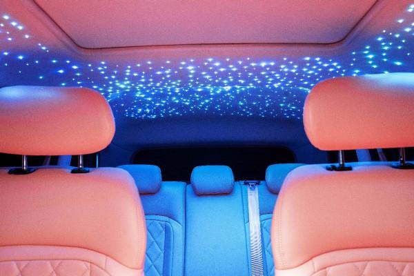 7.98萬起，後排放倒形成“雙人床”，寶駿這款旅行車真香嗎？