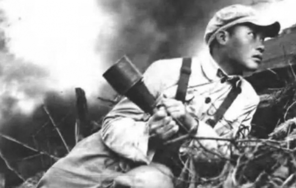 抗美援朝，志願軍10人消滅400美軍，新型武器打得美軍抱頭鼠竄