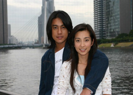 7位“偏愛小鮮肉”的女星，個個神采飛揚，姐弟戀就那麼香？