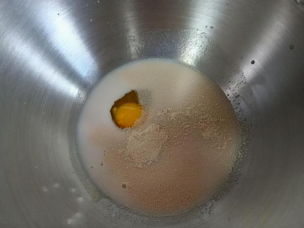 做了1朵雪花給老公吃，層層疊疊香軟拉絲，一口就上癮，哈哈