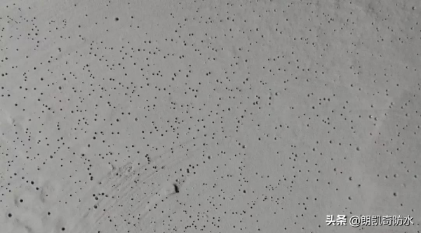 防水施工前的基面灑水溼潤工作,千萬不要小瞧 防水施工前的基面灑水溼潤工作,千萬不要小瞧