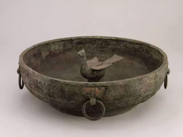 九連墩出土眾多青銅器,有一件“謎”樣的青銅器,至今不知道用途 九連墩出土眾多青銅器,有一件“謎”樣的青銅器,至今不知道用途