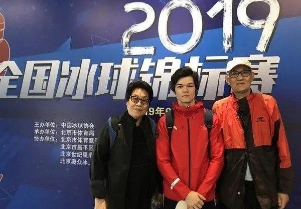 瞰冬奧 | 鄭恩來成為中國男子冰球“全村的希望”? 瞰冬奧 | 鄭恩來成為中國男子冰球“全村的希望”?