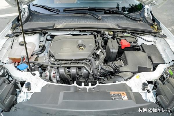 10萬元實用家轎,福特福睿斯對比大眾朗逸 10萬元實用家轎,福特福睿斯對比大眾朗逸