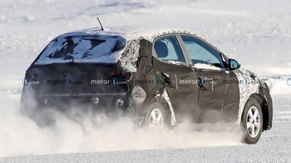 “9元時代”下的低油耗小型車 新款現代HB20諜照 “9元時代”下的低油耗小型車 新款現代HB20諜照