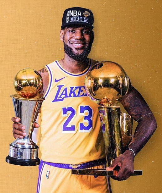 韋德：如果詹姆斯停止傳球，一味單幹，他至少也有7個得分王了