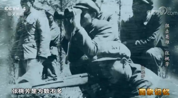 皮定均在朝鮮期間，欣賞並提拔一個士兵，殉職後老兵在遺像前長跪