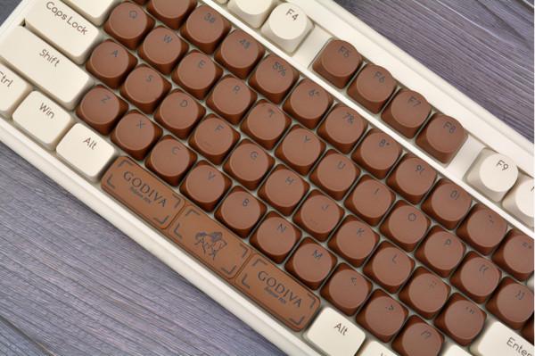 厭倦了千篇一律的遊戲鍵盤?來看看這個文藝範的機械鍵盤吧 厭倦了千篇一律的遊戲鍵盤?來看看這個文藝範的機械鍵盤吧