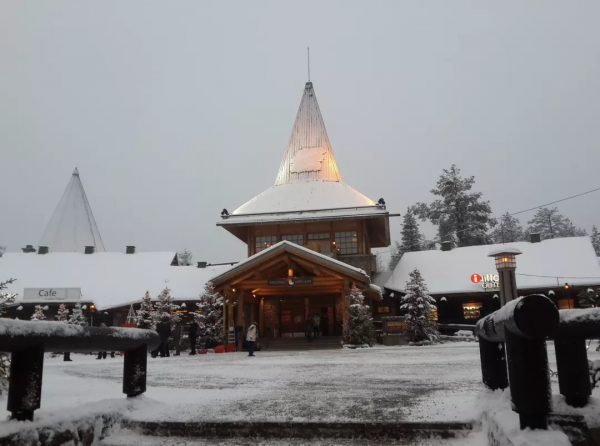 他在聖誕老人故鄉做代購，每到這天有十幾萬人在淘寶圍觀他過聖誕