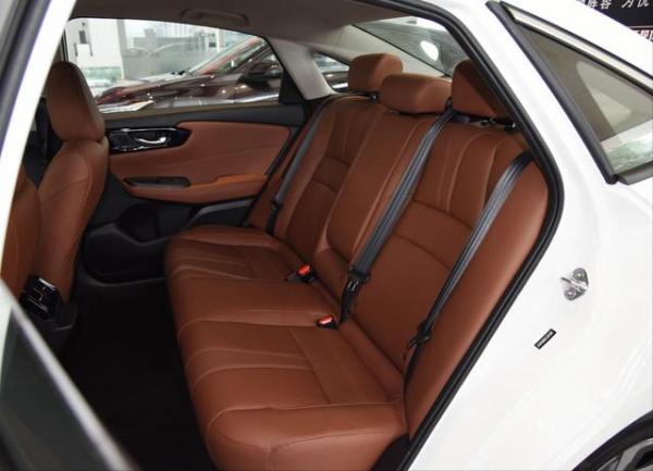 合資緊湊家轎之爭 本田凌派“挑戰”豐田雷凌，誰更受青睞？