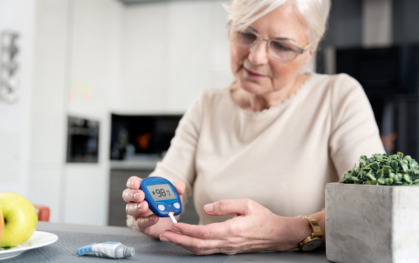 59歲養生大師“患癌”離世，深刻反思：養生要找對方法，別盲目