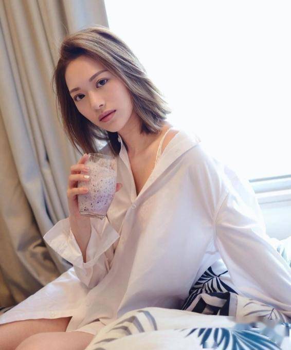 跨界新領域!馮盈盈推出自家珠寶設計,打入NFT市場成無線第一人 跨界新領域!馮盈盈推出自家珠寶設計,打入NFT市場成無線第一人