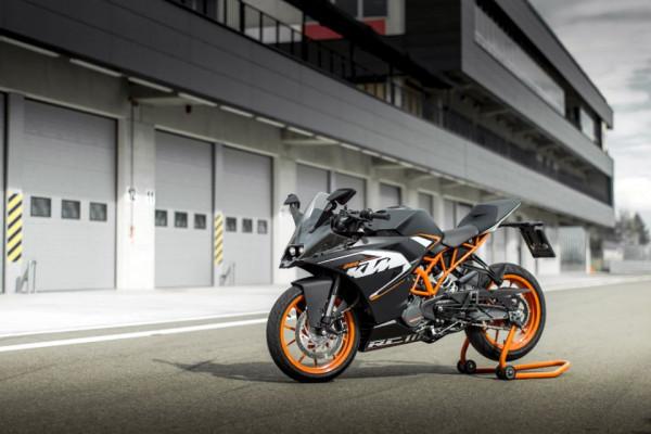 螳螂捕蟬黃雀在後,雅馬哈R3,會是贏家嗎? 螳螂捕蟬黃雀在後,雅馬哈R3,會是贏家嗎?