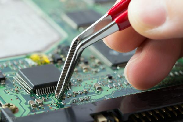 中國芯未來可期，阿里接棒華為共創另類中國芯，成功突破西方封鎖