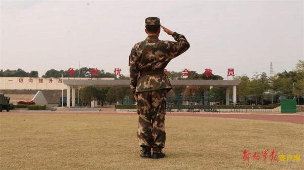 新春走軍營丨爸媽,這個春節我為你們守護 新春走軍營丨爸媽,這個春節我為你們守護