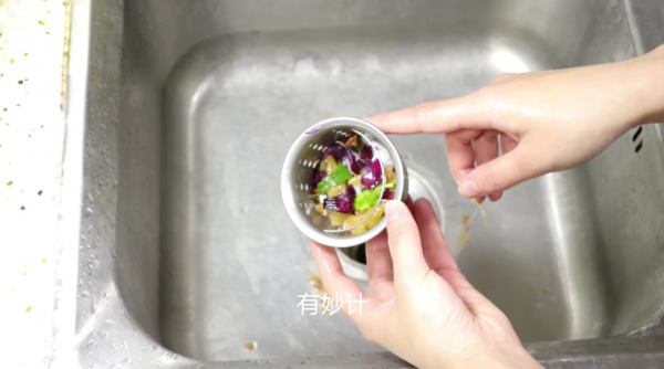 洗碗池下水道堵了怎麼辦？只需一個塑膠瓶，快速疏通，不花一分錢