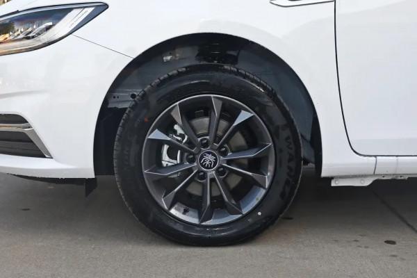 比亞迪秦對比吉利遠景！家用車如何選擇？