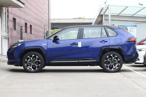 豐田拿出“硬菜”，破百5.92秒，油耗5.2L，帶你看威蘭達高效能版