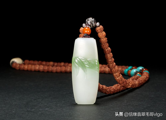 “價效比之王”的白底青翡翠也有真假美猴王之分？