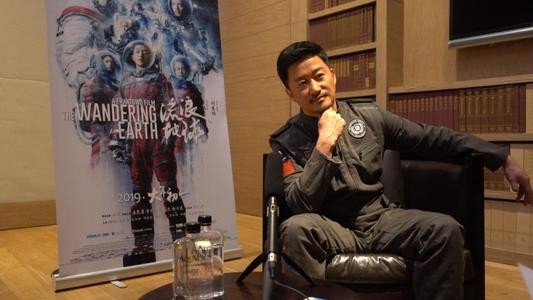 硬漢吳京的蜜糖婚姻：20億身價背後，是妻子謝楠的一句“我養你”