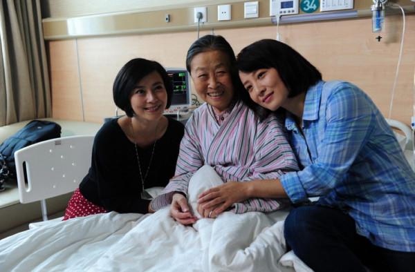 “可雲”徐露：當紅時隱退，嫁大7歲老公，46歲和17歲女兒似姐妹