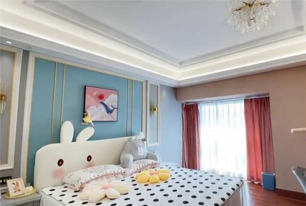 一家六口的405㎡頂層大宅：巧妙利用閣樓，裝修出9室4廳5衛