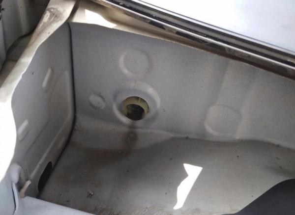 奇駿主副座椅下面有積水怎麼處理? 奇駿主副座椅下面有積水怎麼處理?