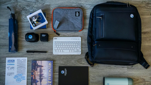 飛機能玩手機嗎？攜帶一部高效能手機，絕對是外出旅遊者的好幫手