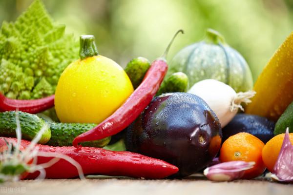 高血壓除要少吃肉,這些蔬菜水果儘量不要碰,否則血管要“遭罪” 高血壓除要少吃肉,這些蔬菜水果儘量不要碰,否則血管要“遭罪”