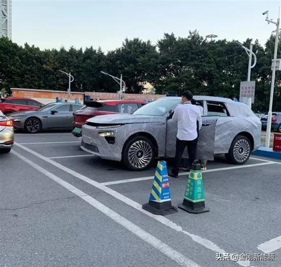 極氪001下線；小鵬匯天完成5億美元融資；寶馬召回進口X5插混