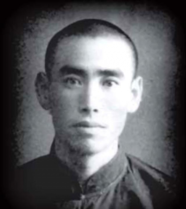 1947年，蔣介石叫來毛人鳳：把海軍上校給槍斃了，竟貪汙10億