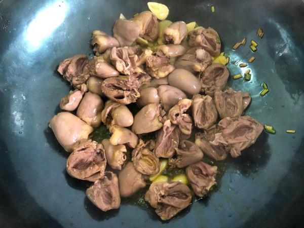 雞心這樣做,比外面的燒烤還好吃,香味四溢,太解饞了 雞心這樣做,比外面的燒烤還好吃,香味四溢,太解饞了