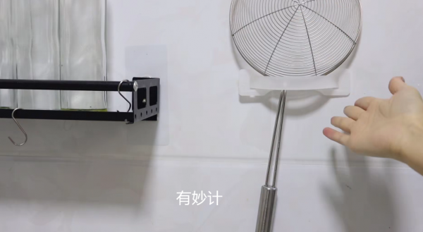 塑膠把手別再扔掉了,改造一下放在家裡,隔壁鄰居見了都誇好 塑膠把手別再扔掉了,改造一下放在家裡,隔壁鄰居見了都誇好