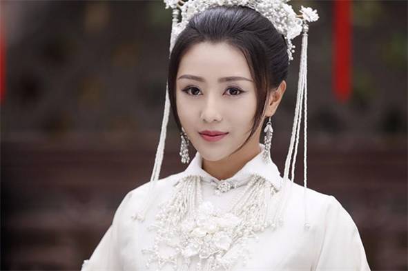 李自成當了42天皇帝,期間他只幹了三件事,吃餃子玩妞花錢 李自成當了42天皇帝,期間他只幹了三件事,吃餃子玩妞花錢