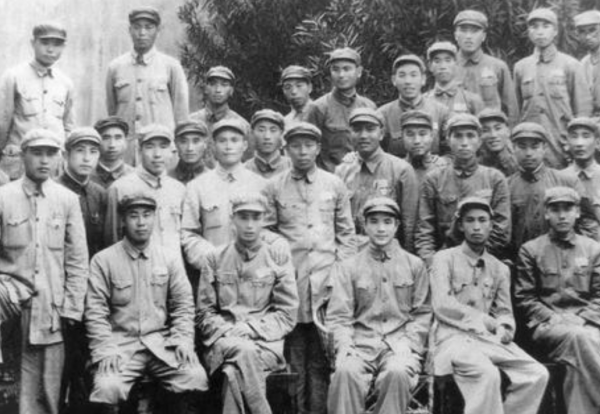徐向前2次救下一小兵的命，後來他卻成了徐帥上級，官至副國級