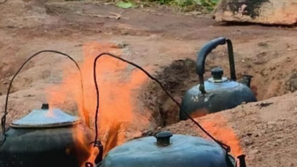 重慶村莊地上冒火60年不滅,村民用來燒水做飯,原來國外也有 重慶村莊地上冒火60年不滅,村民用來燒水做飯,原來國外也有