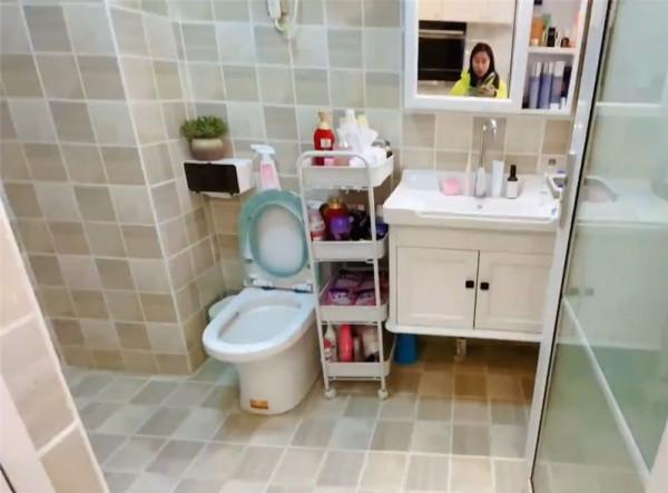 姑娘買下28㎡小家，利用2米9層高做夾層臥室，一個人住也太爽了