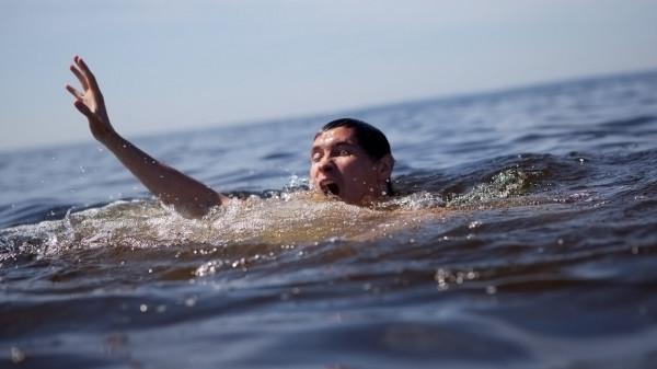 18個聞所未聞的事實，巴西警察駕車狂追逃犯飛機，美人魚原型真醜