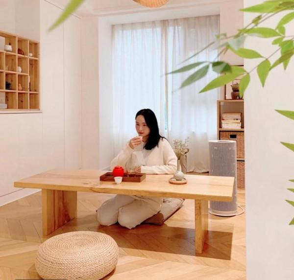 誠心建議：再買房一定買“橫廳”戶型，學她家裝成中古風，超有品