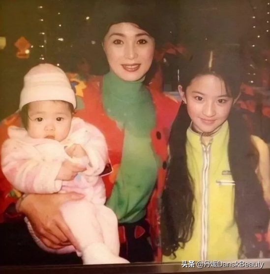 明星小時候舊照曝光！無PS，無濾鏡，我看到了真實的臉……