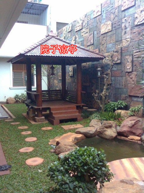 院子裡留一塊地搭涼亭，師傅經驗足地基提前抬高30公分，乘涼消暑